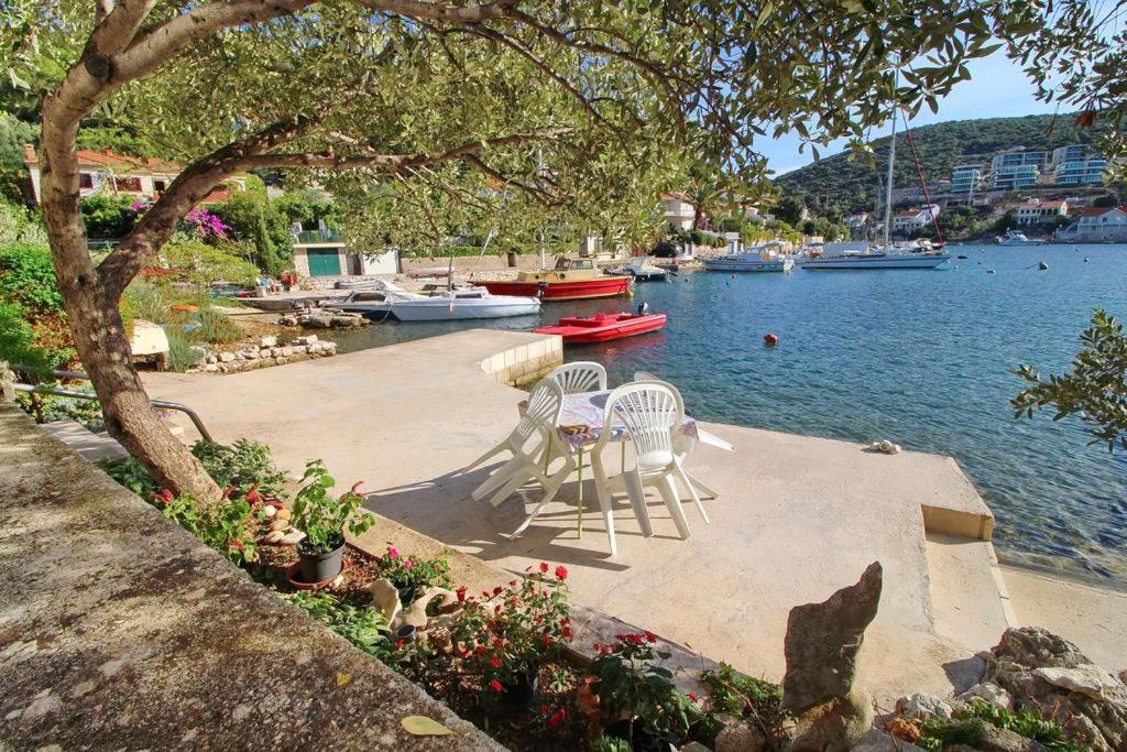 Apartmans And Rooms Dunjini Dvori Korčula Extérieur photo
