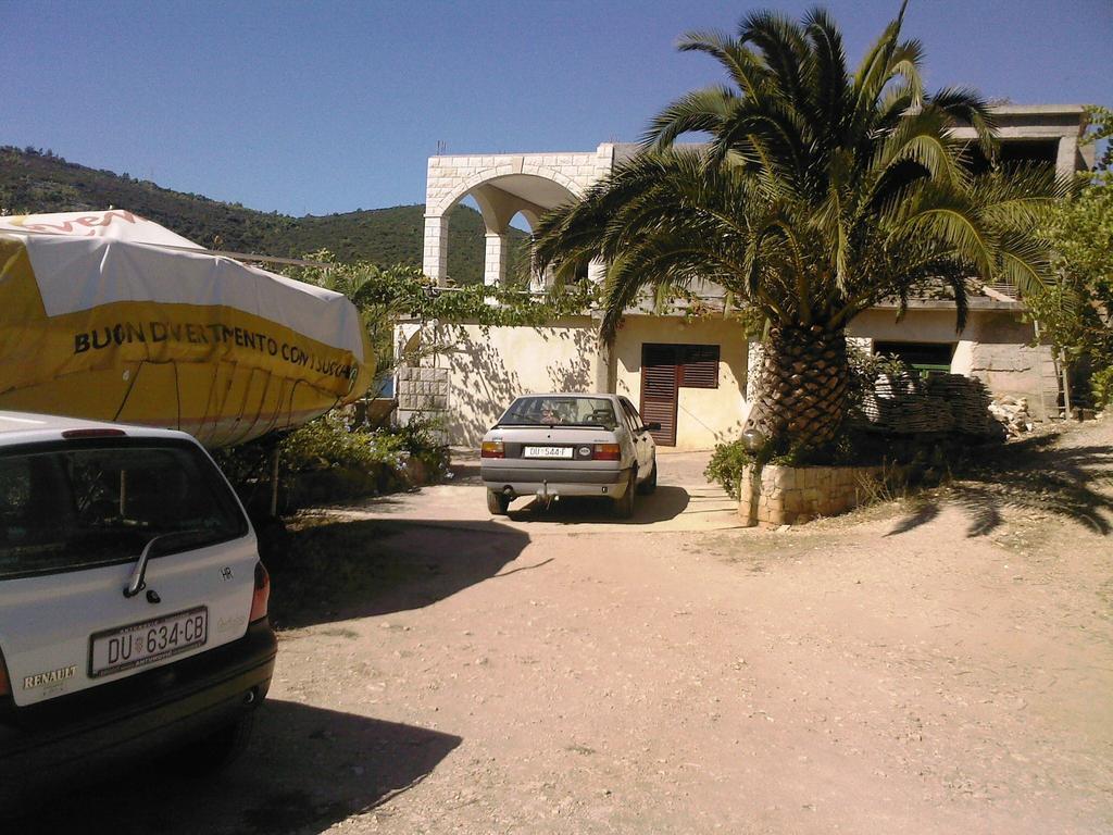 Apartmans And Rooms Dunjini Dvori Korčula Extérieur photo