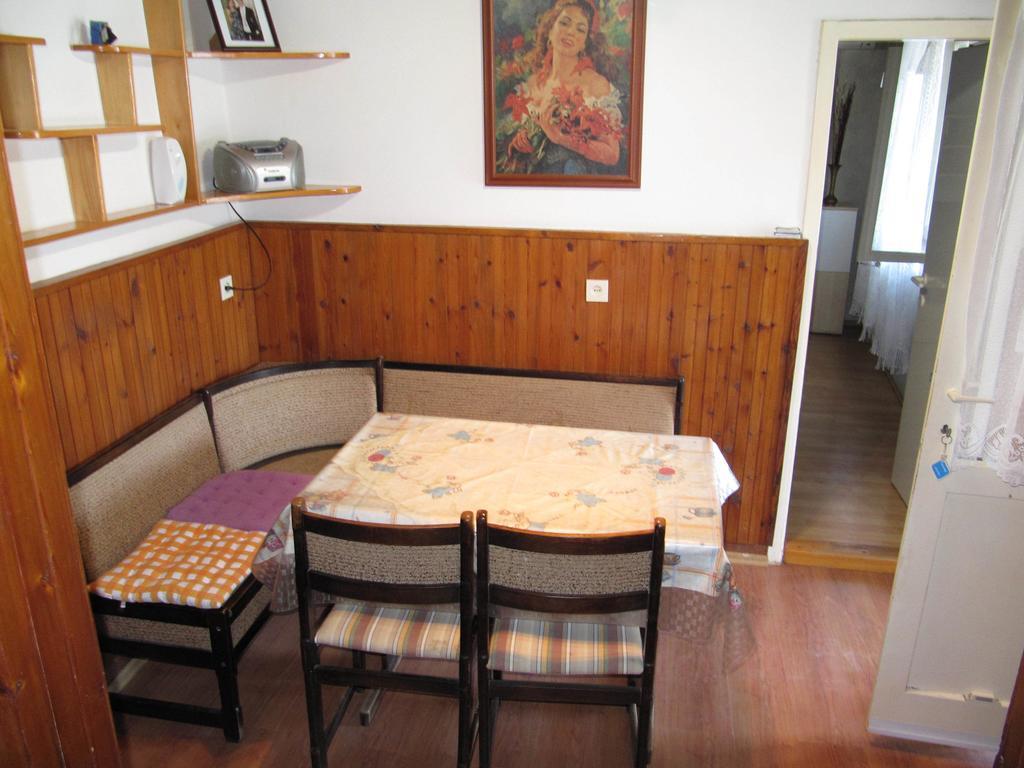 Apartmans And Rooms Dunjini Dvori Korčula Chambre photo