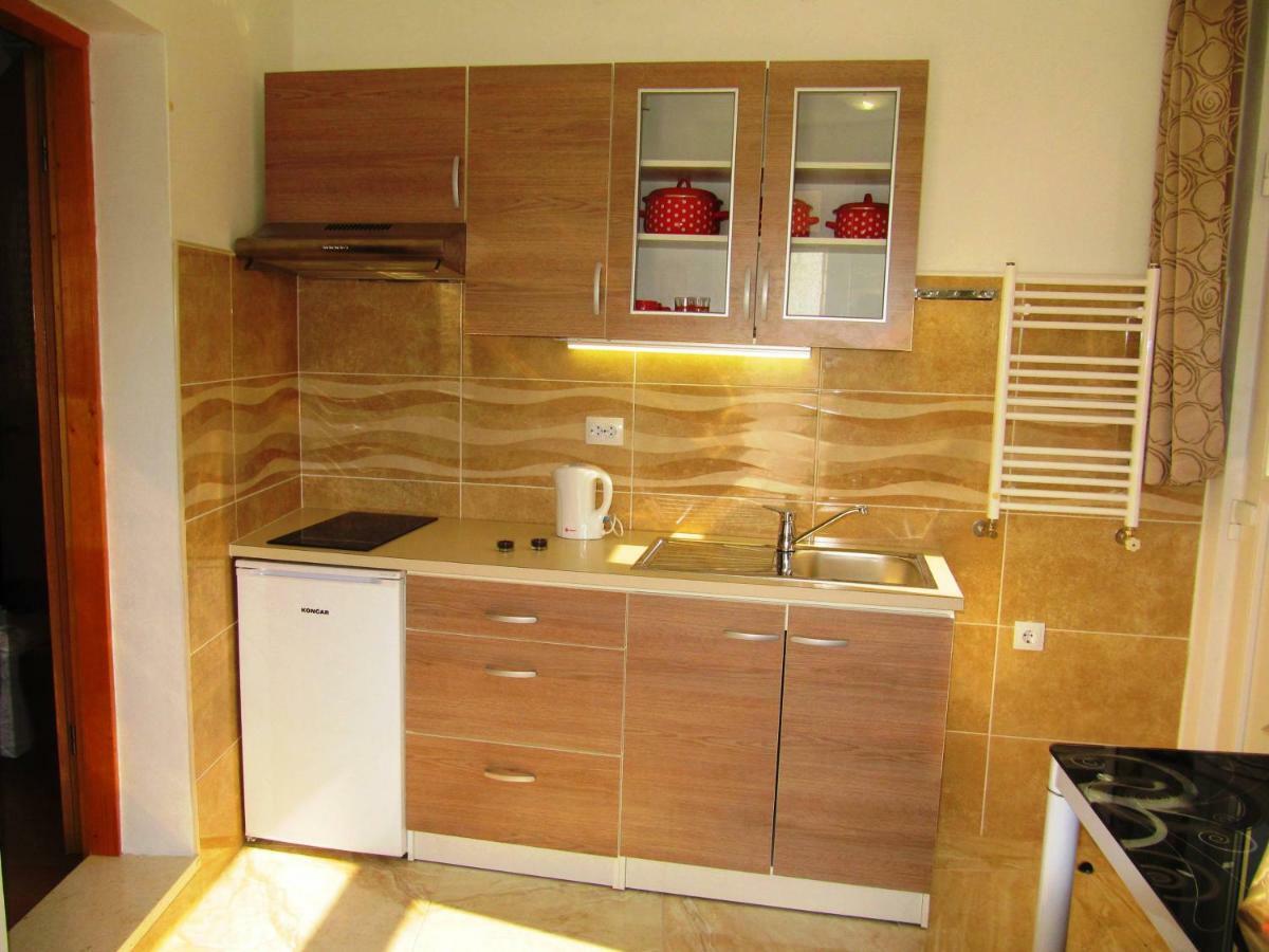 Apartmans And Rooms Dunjini Dvori Korčula Extérieur photo