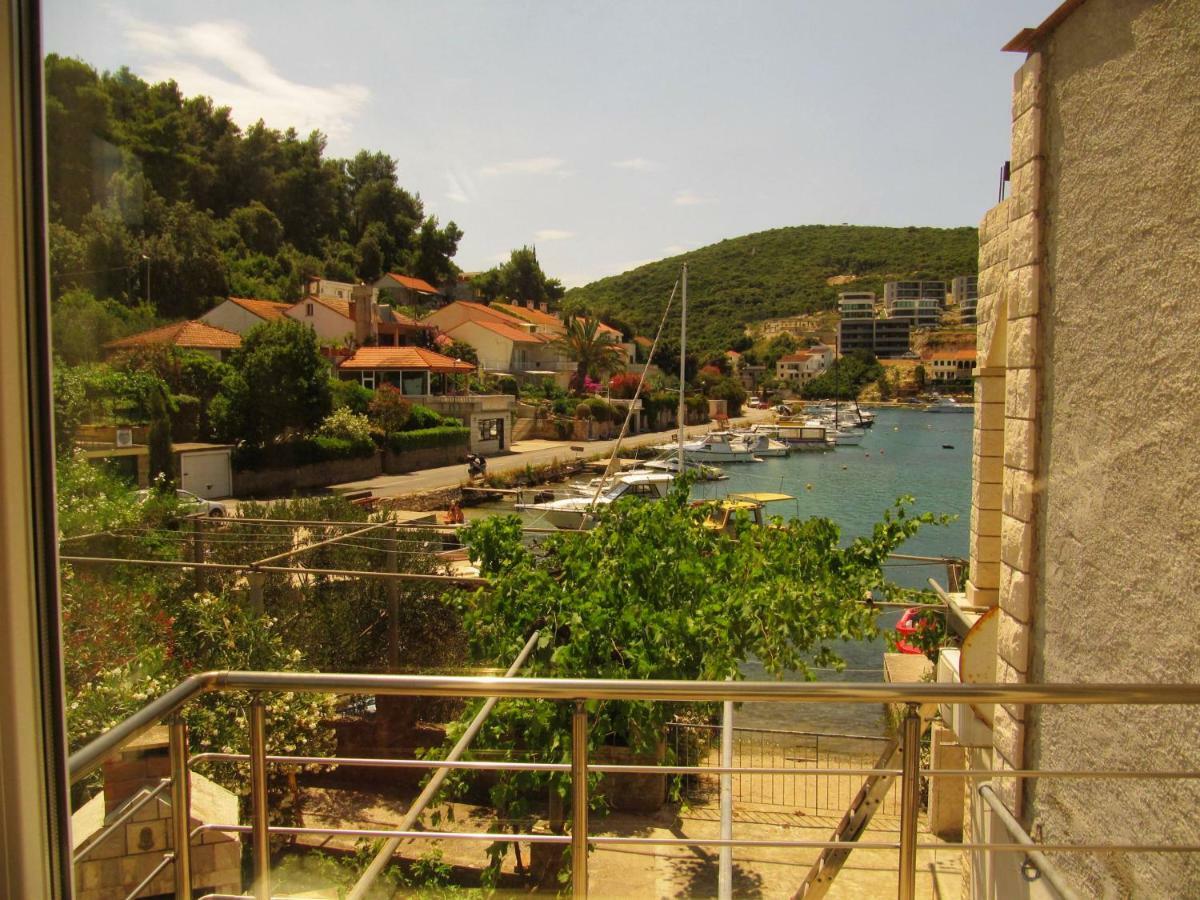 Apartmans And Rooms Dunjini Dvori Korčula Extérieur photo