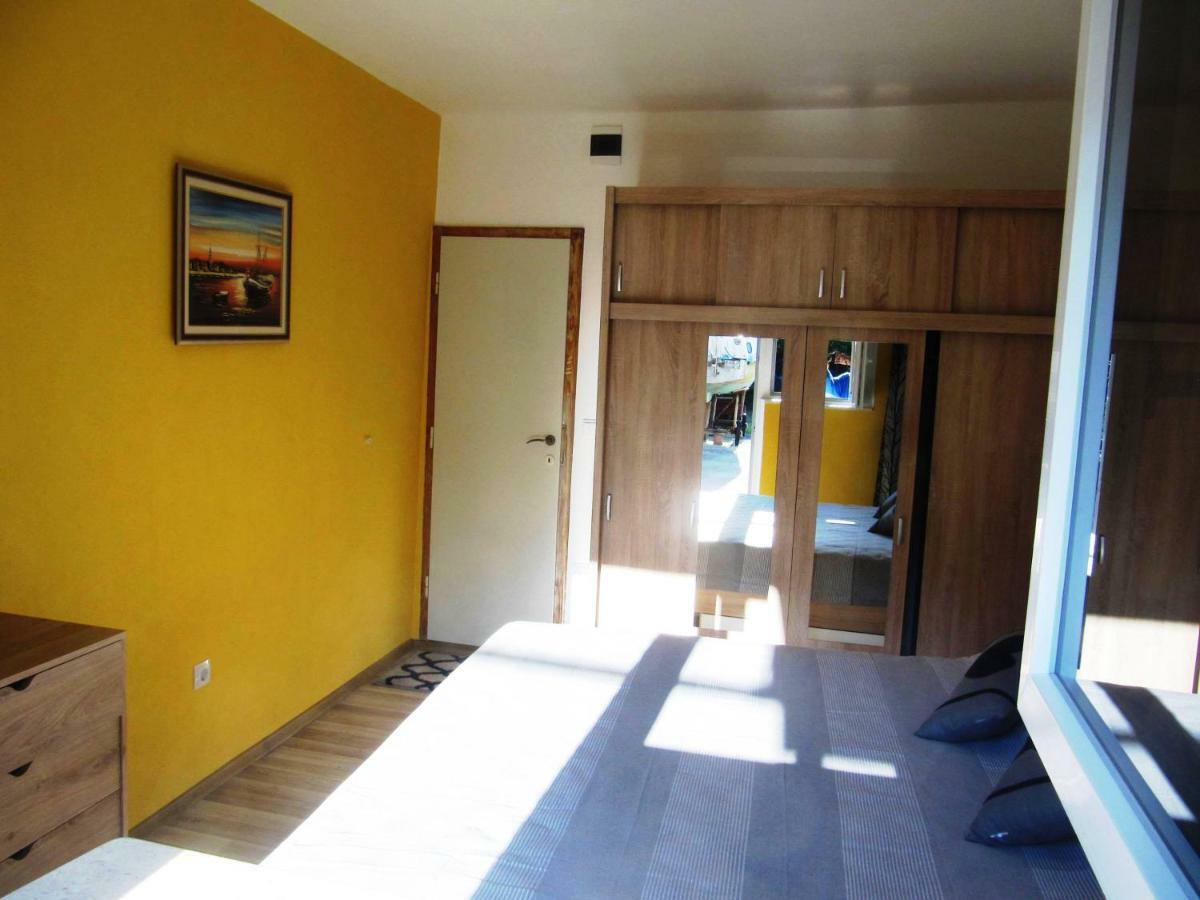 Apartmans And Rooms Dunjini Dvori Korčula Extérieur photo