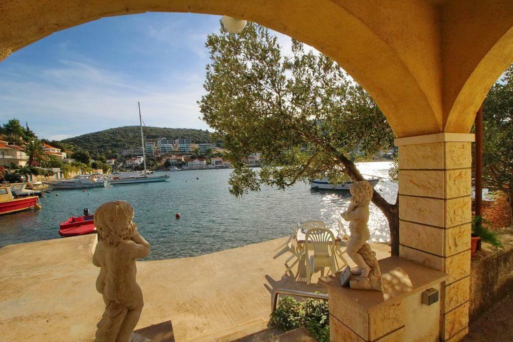 Apartmans And Rooms Dunjini Dvori Korčula Extérieur photo